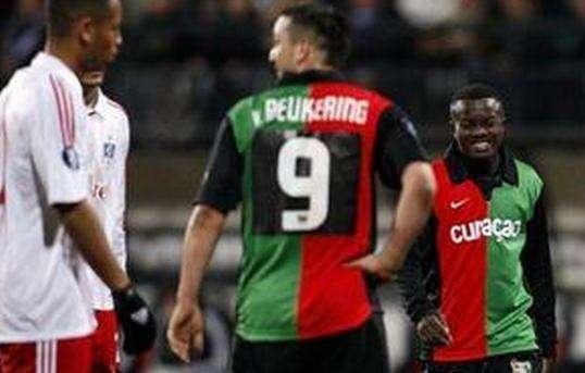 都保持观望 都保持观望