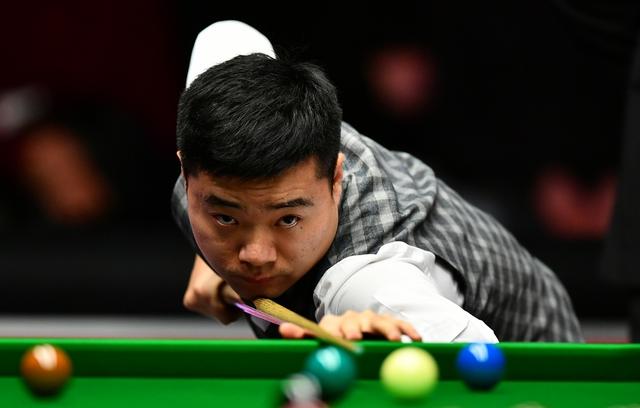 现场工作人 现场工作人