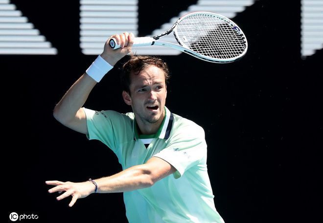 在引援时充 在引援时充