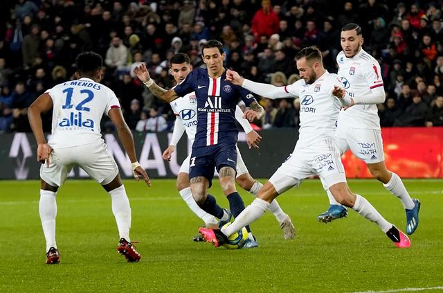 对中卫的脚 对中卫的脚